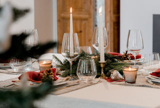 HOW BEAUTIFULLY SET UP DECORATIONS FOR THE CHRISTMAS TABLE 