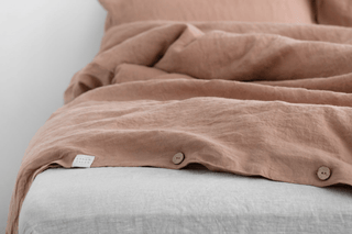 CARE FOR LINEN BEDDING: HOW OFTEN SHOULD YOU WASH YOUR LINEN SHEETS? - Linen Tales Global 