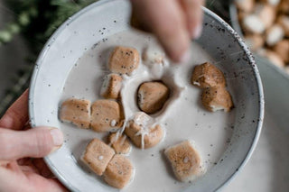 HOW TO CLEAN STAINS FROM TABLE LINEN? - Linen Tales Global 