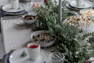 INSPIRING DECOR IDEAS FOR A PERFECT CHRISTMAS TABLE - Linen Tales Global 