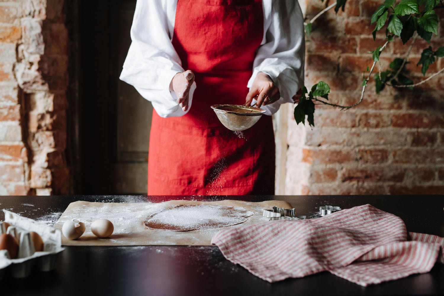 Linen Aprons with Pockets: A Cozy Culinary Companion for the Cold Seas ...
