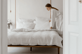 Linen Fitted Sheets vs. Flat Sheets: What’s the Difference? - Linen Tales 