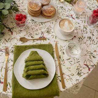 Mistletoe Linen Tablecloth 2