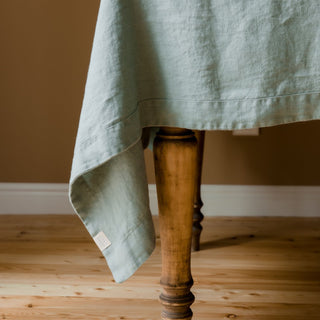 Green Milieu Linen Tablecloth 3